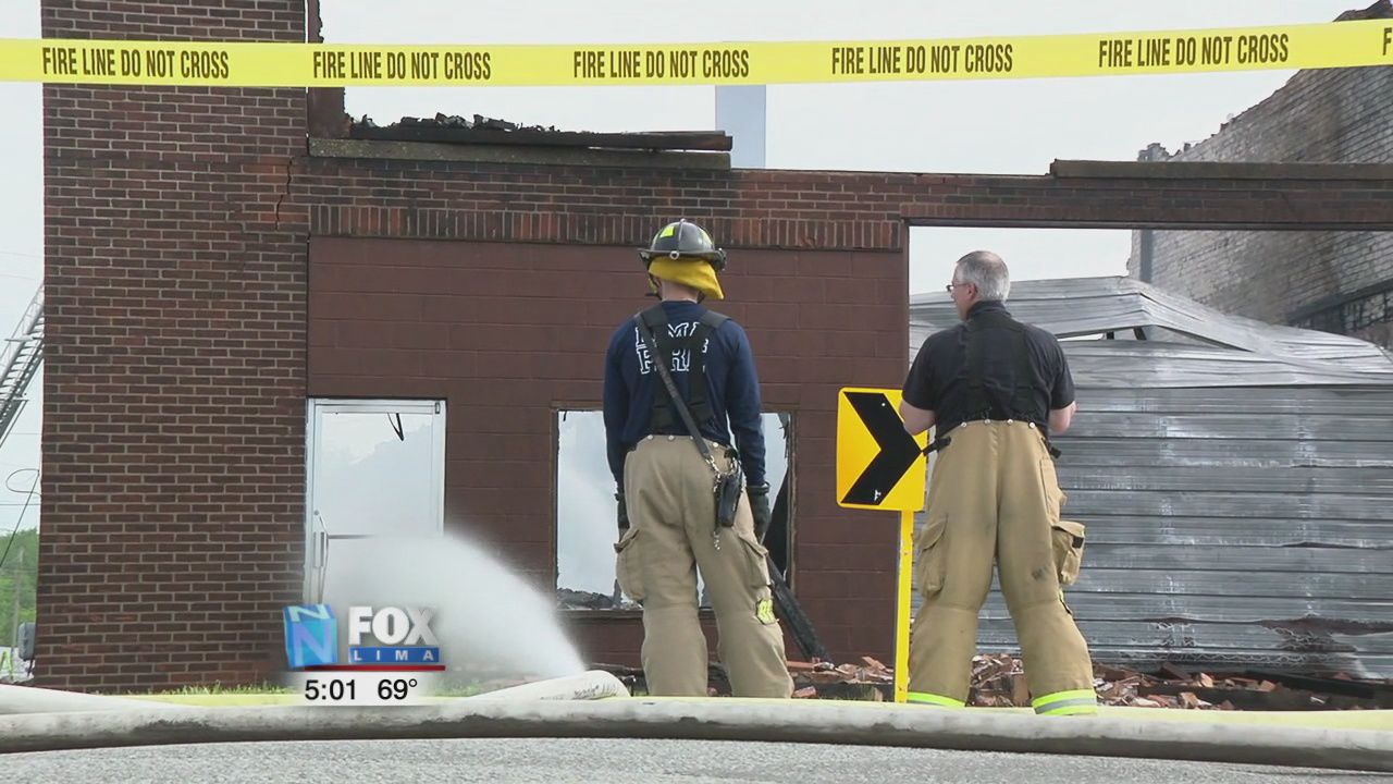 Morning fire leads to the demolition of a Lima warehouse